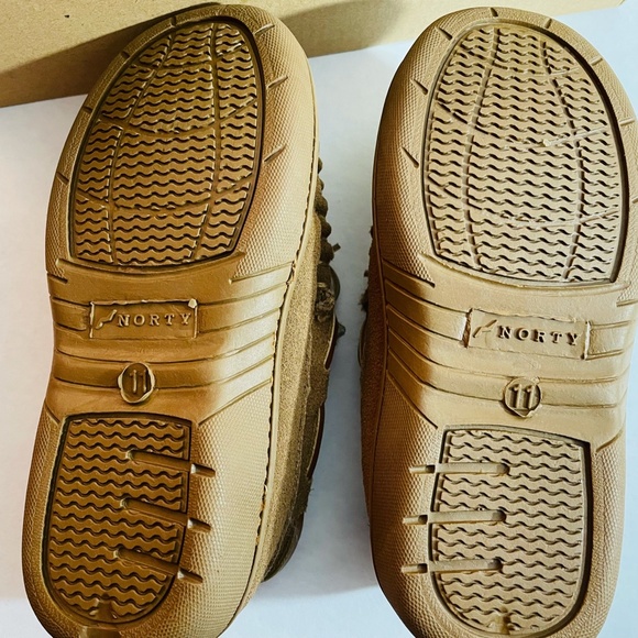 Little Boy Norty Suede Moccasin Slippers  Size 11 NIB - Picture 4 of 7